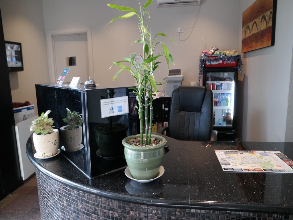 Parkville Place Serviced Apartments Мелбърн Екстериор снимка