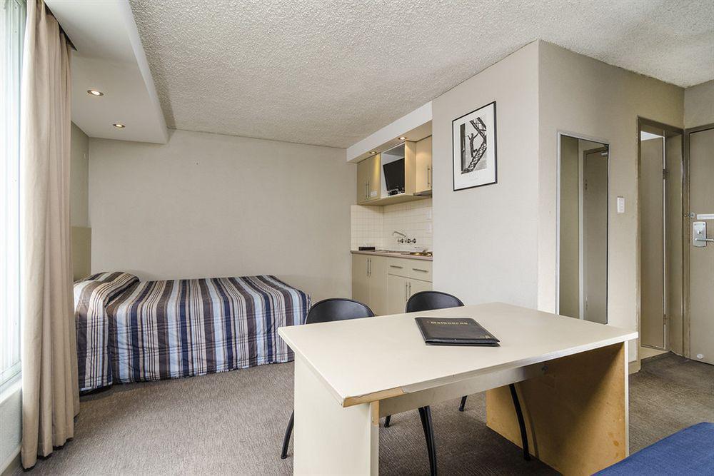 Parkville Place Serviced Apartments Мелбърн Екстериор снимка